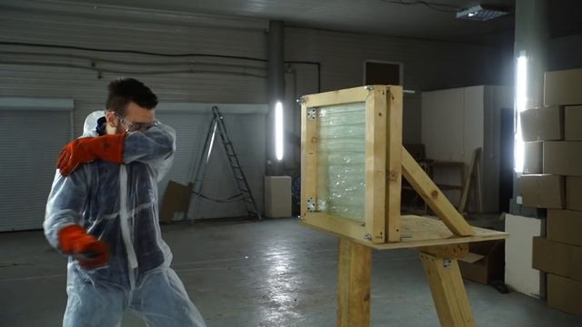 БРОНЕСТЕКЛО ИЗ 100 СЛОЕВ СКОТЧА VS БРОНЕСТЕКЛО ИЗ БАНКА! смотреть онлайн