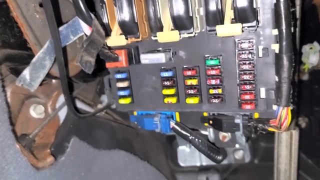 2005 Ford Freestyle Power Door Lock Fuse смотреть онлайн