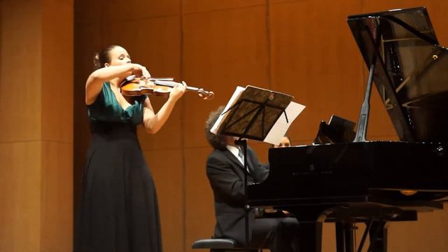 Julia Schröder (violin) Plays Debussy Sonata - LIVE (full HD)