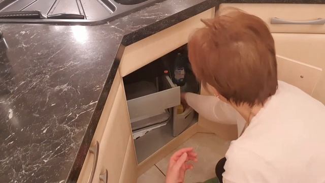 Уборка кухни/Щи на ужин/Опять надо дозвонится #жизньвгермании #моибудни #влог #готовимдома #уборка