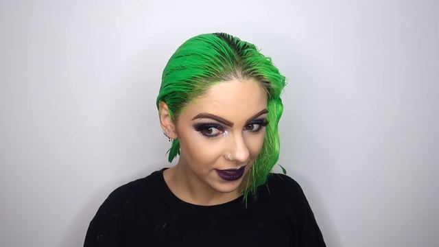 NEON UV GREEN HAIR DYE TUTORIAL смотреть онлайн