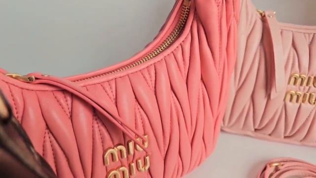 MIU MIU смотреть онлайн