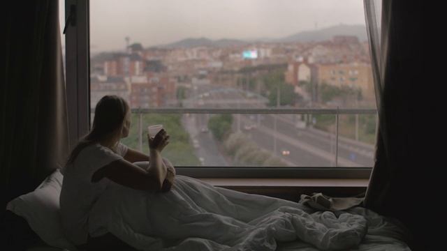 Сильный стих до слез"Девочке три, она едет у папы на шее" Мальвина Матрасова.Читает Андрей Лукашкнк смотреть онлайн