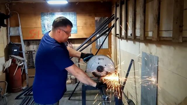 Самодельная ограничительная линейка для монтажной пилы MAKITA 2414NB__Кузнец Кулибин. смотреть онлайн