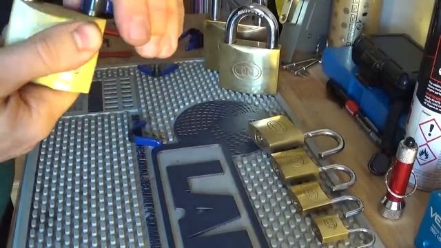 Bypassing all the Tri-circle locks. смотреть онлайн