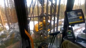 Валка леса харвестером VOLVO