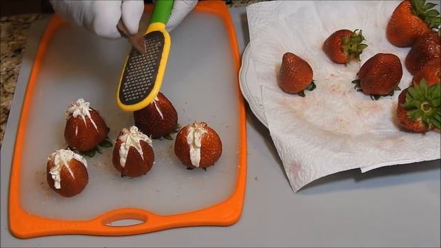 Клубничная Вкуснятина. Как Подать Свежую Клубнику к Столу , Гости Будут в Шоке! смотреть онлайн