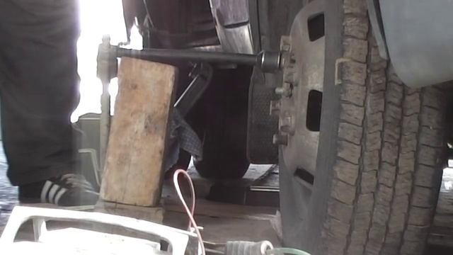 Битва с гайкой! 2 ключа в металолом! смотреть онлайн