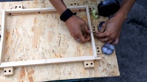 Станок для быстрой натяжки проволоки на рамки. Своими руками.