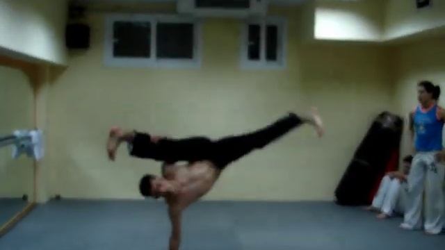 Capoeira Acrobacias, Komotini смотреть онлайн