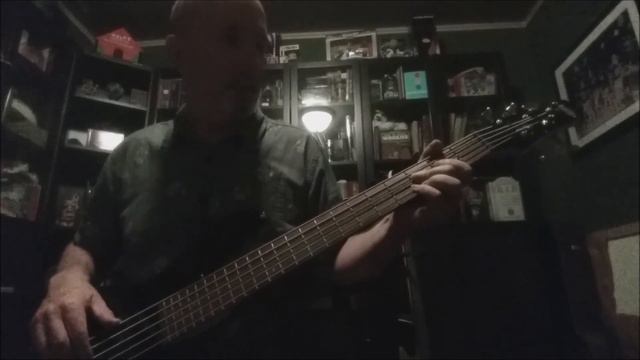 Dr Bonkers Ibanez GSRM25 5 String Short Scale Bass Play Through смотреть онлайн