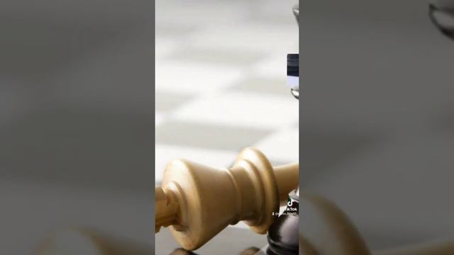 ЗАЧЕМ Я ИГРАЮ В ШАХМАТЫ? Chess King ОТВЕЧАЕТ! смотреть онлайн