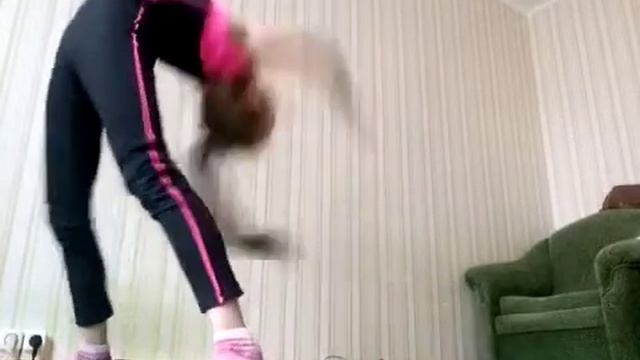 Урок гимнастики от Леры?????? смотреть онлайн