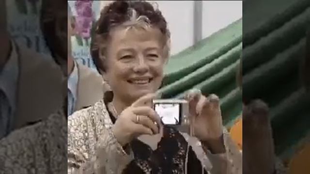Когда купил фотоаппарат, и думаешь что фотограф. смотреть онлайн