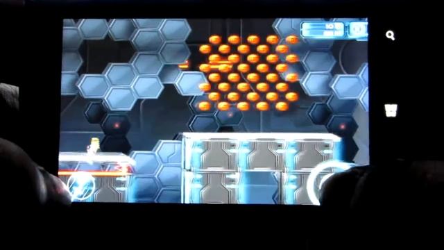 Windows Phone 8 App Review: Gravity Guy 2