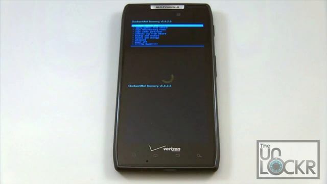 How To Install a ROM Using Bootstrap Recovery on the Motorola Droid RAZR смотреть онлайн