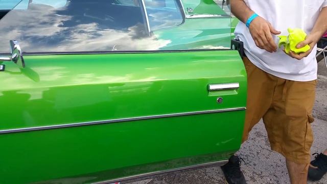 Green donk on savini wheels with big Whipple supercharger смотреть онлайн