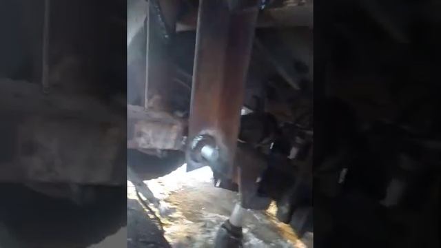 Просто и дешево изготовливаем кронштейн подъемной оси на полуприцеп. смотреть онлайн