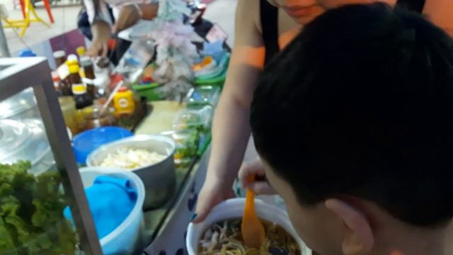 ПОПРОБОВАЛИ ТАЙСКУЮ АБРУКАДАБРУ / ЧЕМ ПИТАЮТСЯ МЕСТНЫЕ?