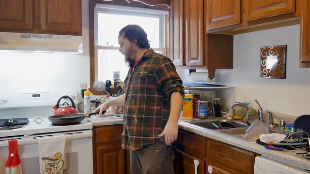 cooking AWESOME venison (Deer) Stew in the CROCK POT смотреть онлайн