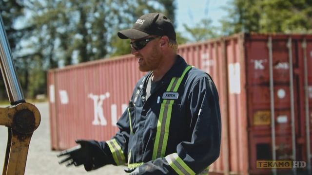 He Greases Excavator Fittings In UNDER 4 MINUTES смотреть онлайн