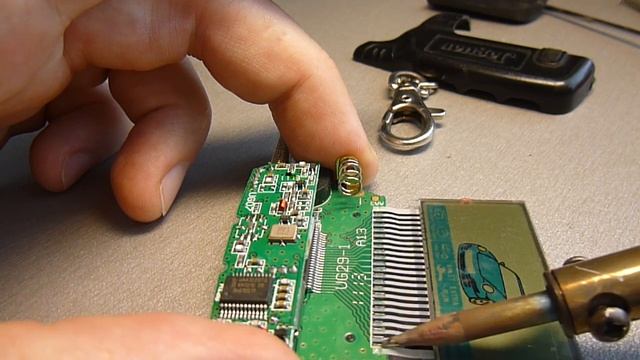 Замена дисплея на брелке Jaguar EZ One смотреть онлайн