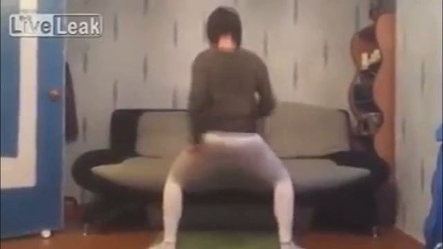 Обосралась в танце понос наверное!№2 смотреть онлайн