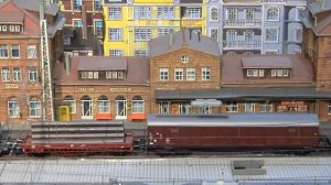 ПРЕКРАСНЫЙ МАКЕТ ЖЕЛЕЗНОЙ ДОРОГИ В ГЕРМАНИИ В МАСШТАБЕ H0