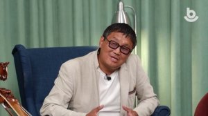 Нүхэд дундаа