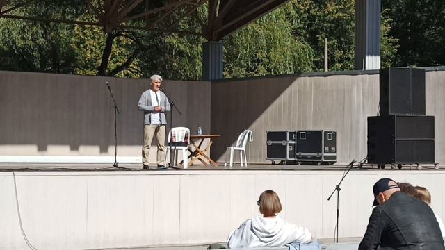 Актер и сценарист Виктор Пипа призывает не циклиться на сугубо актерской работе смотреть онлайн