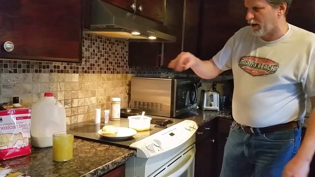 Bob's Gourmet Eggs смотреть онлайн
