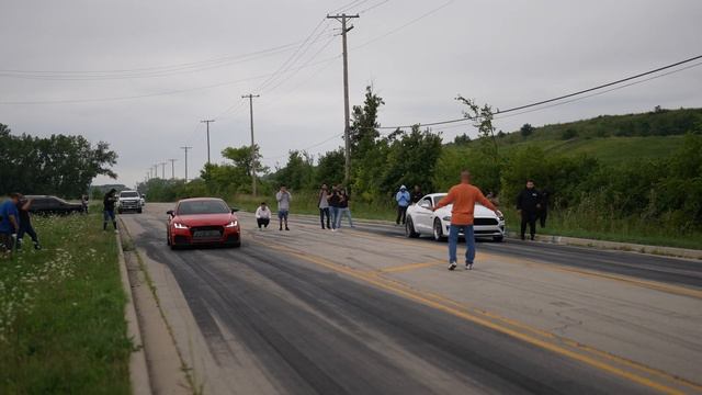 CHICAGO STREET RACE COYOTE MUSTANG VS AUDI TTRS смотреть онлайн