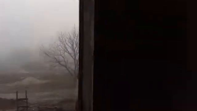 Солнечные панели в тумане.Зарядка аккумуляторов.