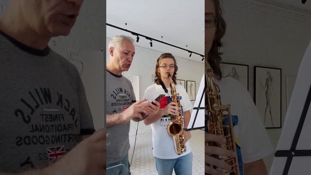 Урок с Кириллом. Вроде сдвинулось. #саксофон Видео-Курс "12 Шагов к мелодии." смотреть онлайн