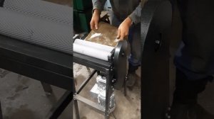 Изготовление вощины на гравированных вальцах с электроприводом