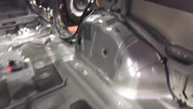 Разбираем Киа Соренто, достаточно ли здесь заводских материалов, чтобы противостоять шуму смотреть онлайн