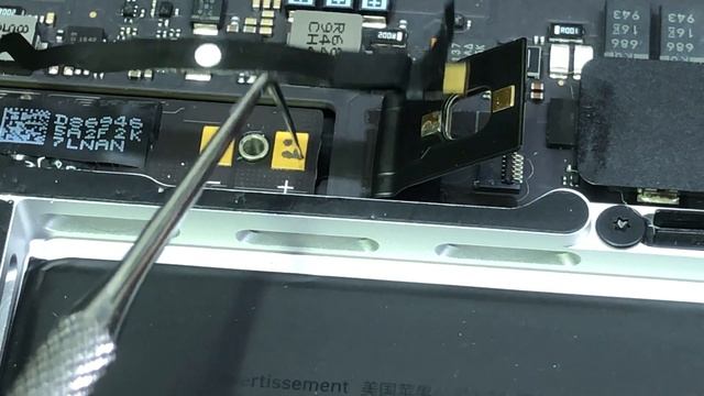 Macbook Pro 16 A2141 треск в динамиках / трещит звук смотреть онлайн