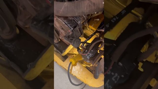 CAT 277B running rough air in fuel lines to injection pump смотреть онлайн