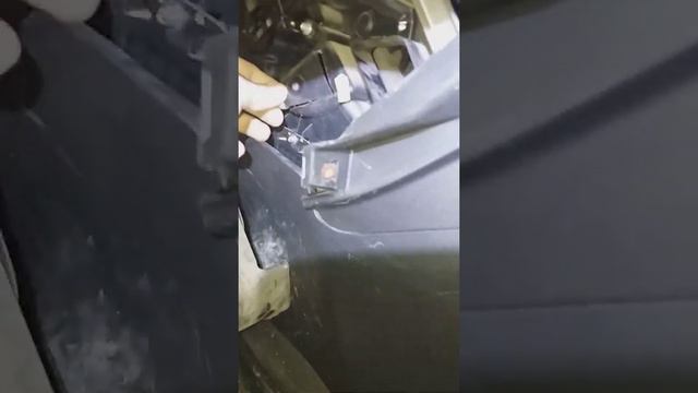 Холодный воздух со стороны водителя из печки Шевроле Круз смотреть онлайн