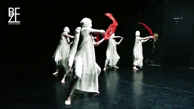BEZE DANCE - Театральная хореография из композиции "У РЕКИ" смотреть онлайн
