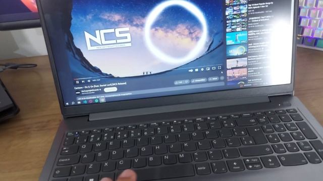 Notebook Samsung Book ou Notebook Lenovo IdeaPad 2024 смотреть онлайн