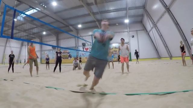 Зажигательный волейбол с Атма Йогой. Пляжный волейбол в СПб центр пляжного спорта Песок смотреть онлайн