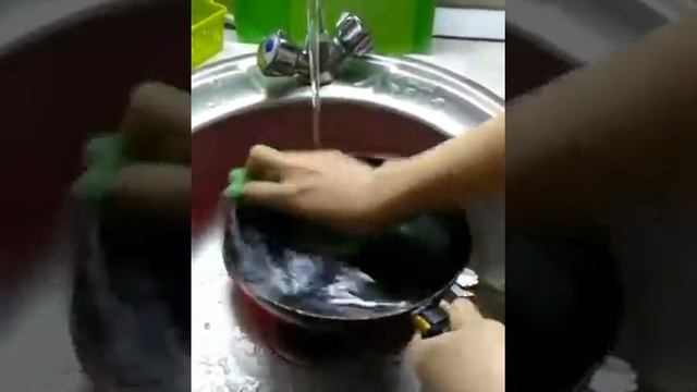 Как помыть жирную посуду без химии и жидкости для мытья посуды??? смотреть онлайн