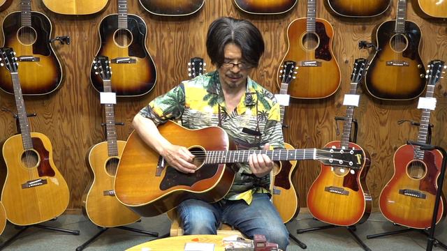GIBSON J 45CS 1962 смотреть онлайн