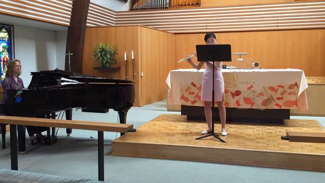 P. Hindemith: Sonata for Flute and Piano, Movt. I, Heiter bewegt смотреть онлайн