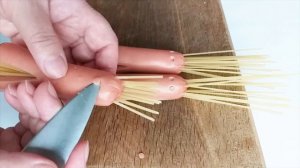 Спагетти с сосисками  "Осьминожки". Рецепт .