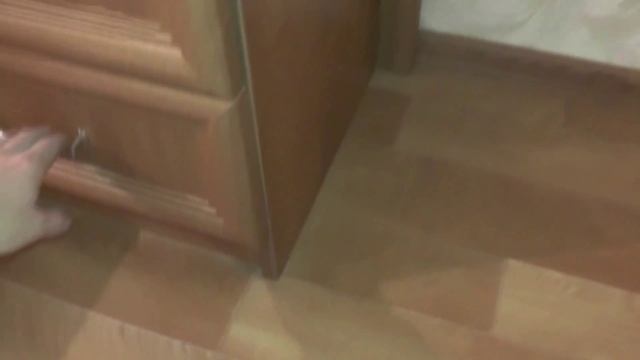 Мебель в спальню. Двухспальная кровать, шкаф-купе с рисунком пескоструй, комод для вещей. смотреть онлайн