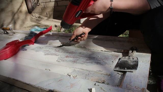 Реставрация дверей. Часть 1. Снимаю краску строительным феном. Плюсы и минусы дрели со шлиф.насадко смотреть онлайн
