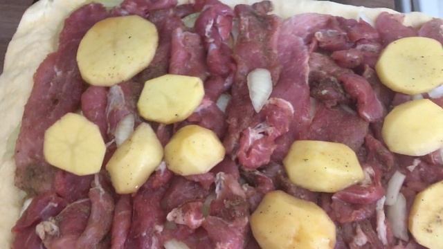 пирог с мясом луком и картошкой