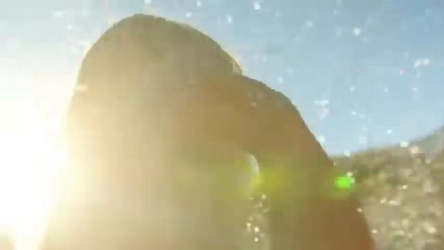 Electric Polar Bear’s - Melting [feat. Paris Hilton] [Official Music Video] смотреть онлайн